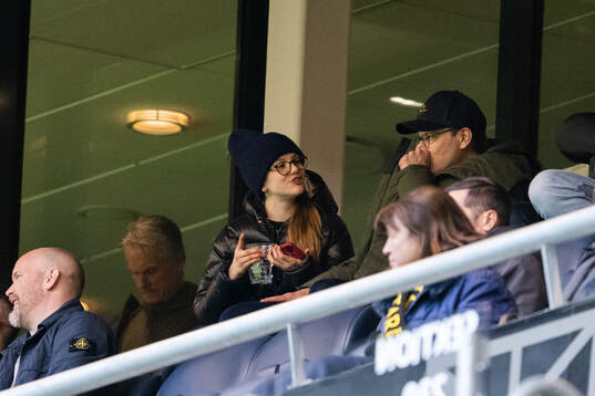 Prins Daniel och Prinsessan Estelle på läktarplats 