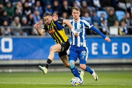 Häckens Amor Layouni och IFK Göteborgs Sebastian Hausner