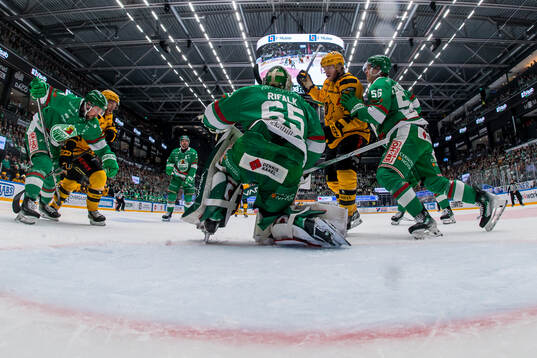 Rögles målvakt Christoffer Rifalk  och Adam Engström