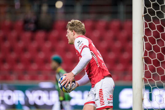 Kalmars Lars Saetra jublar efter 2-3