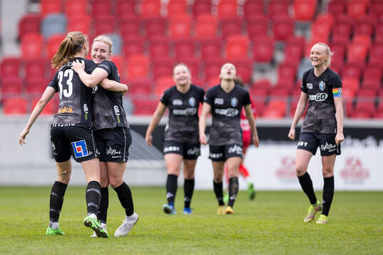 Och Växjö DFFs Elin Nilsson, Alexandra Jonasson och Emma
