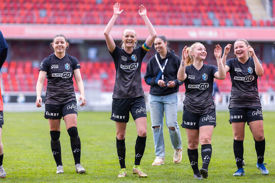 Växjö DFFs Emma Holmqvist, Emma Pennsäter, Sophia