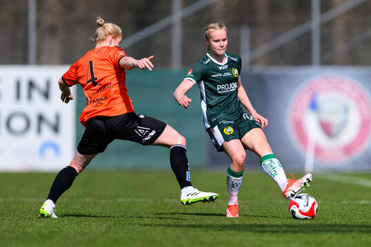 Kristianstads Clare Elizabeth Polkinghorne och Hammarbys Julie Blakstad