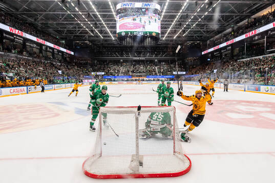 Skellefteås Andreas Johnson jublar