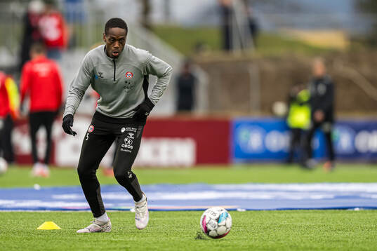 Akinsola Akinyemi of KFUM warms up ahead of the Eliteserien match between KFUM and Brann on April 28, 2024 in Oslo. 