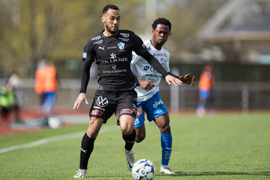 Halmstads Vinicius Nogueira De Oliveira och Värnamos Frank