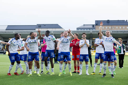 IFK Norrköpings spelare jublar