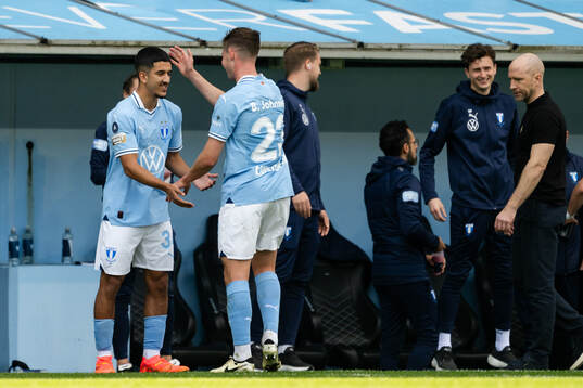 Byte mellan Malmö FFs Zakaria Loukili och Lasse Berg Johnsen 