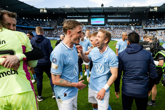 Malmö FFs Søren Rieks och Anton Tinnerholm jublar