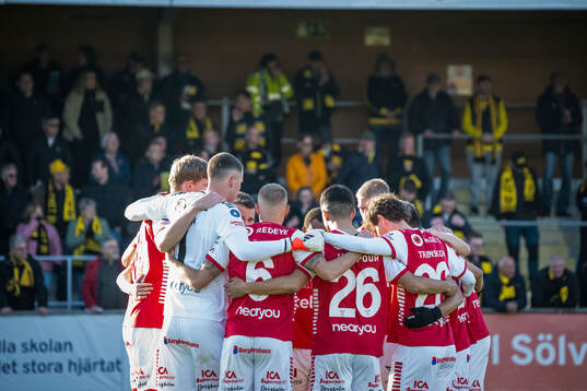 Kalmars spelare samlas