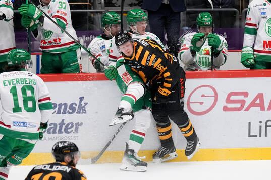 Rögles Adam Engström och Skellefteås Linus Lindström