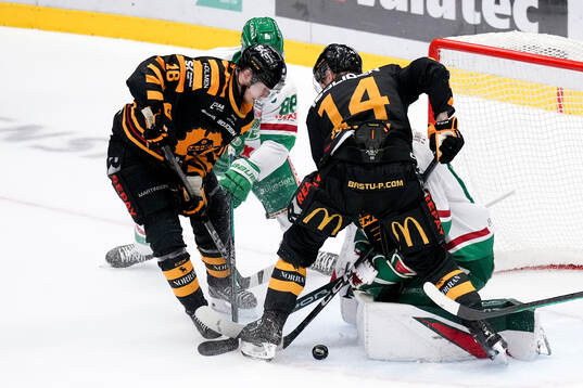 Skellefteås Linus Lindström och Andreas Johnson mot