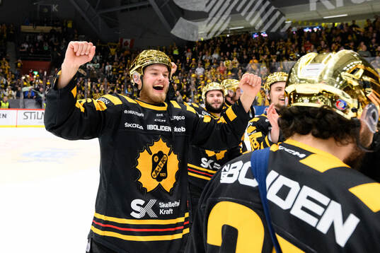 Skellefteås Simon Robertsson jublar