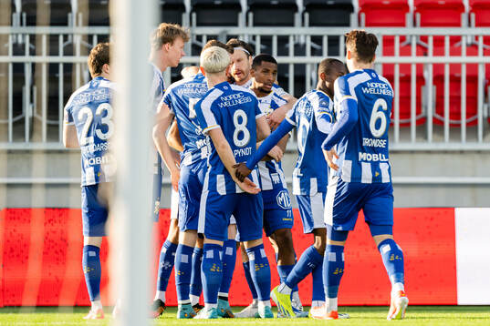 IFK Göteborgs Paulos Abraham och Thomas Santos jublar