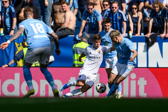 Djurgårdens Samuel Dahl och Malmö FFs Jens Stryger Larsen