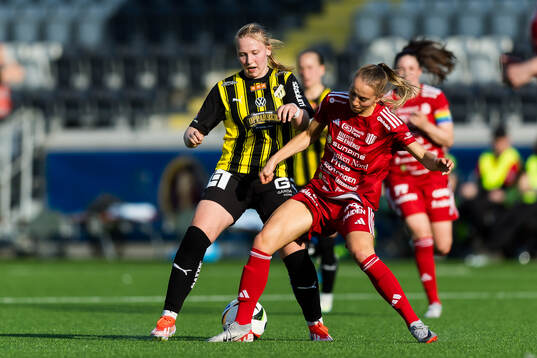 Häckens Johanna Fossdalsá Sørensen och Piteås Sara Eriksson