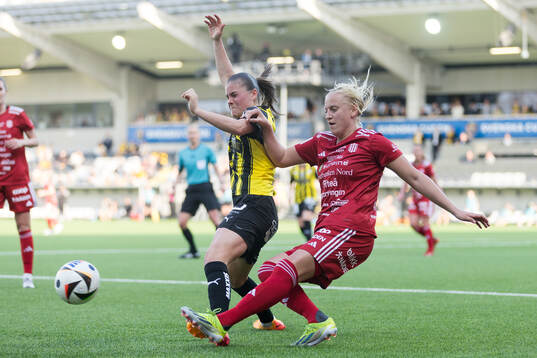 Häckens Hanna Wijk och Piteås Wilma Carlsson