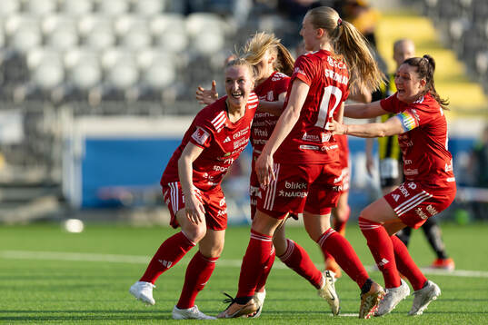 Piteås Emma Viklund jublar