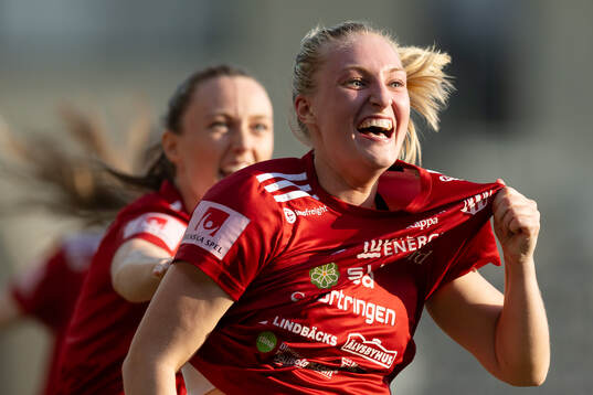 Piteås Emma Viklund jublar