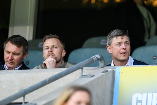 Kim Källström, Sebastian Larsson, och förbundskapten Jon Dahl Tomasson