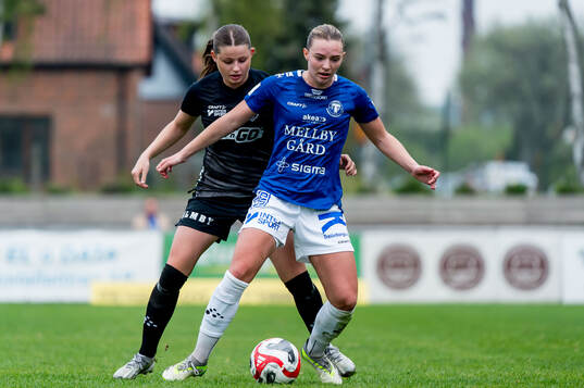 Trelleborgs Amanda Olsson och Växjö DFFs Emma Holmqvist
