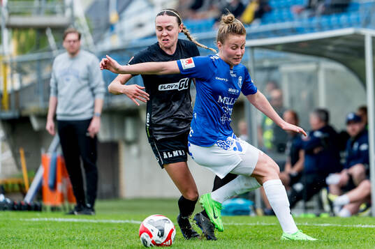Växjö DFFs Larkin Russel och Trelleborgs Sofie Rewucha