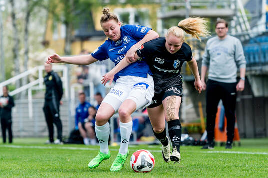 Trelleborgs Sofie Rewucha och Växjö DFFs Sophia Redenstrand