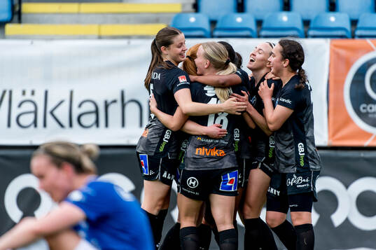 Växjö DFFs Eva Dessislava Dupuy jublar