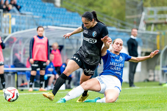 Växjö DFFs Nesrin Akgun och Trelleborgs Hanna Persson