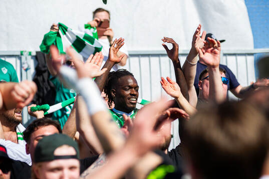 Brages Ieltsin Jeronimo Semedo Camoes jublar i publiken