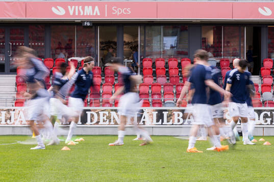 Gefles spelare värmer upp