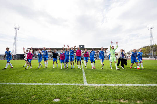 IK Oddevolds spelare jublar