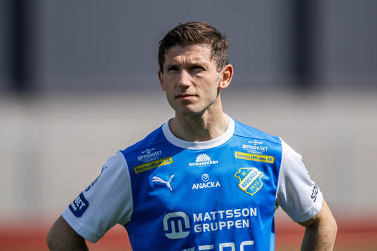 IK Oddevolds Liridon Kalludra vid line-up