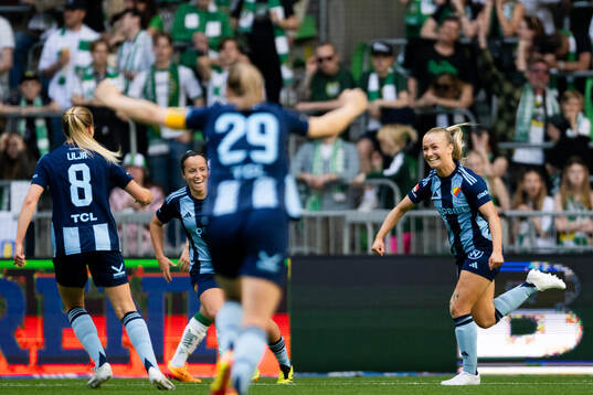 Djurgårdens Tove Almqvist jublar efter 0-1