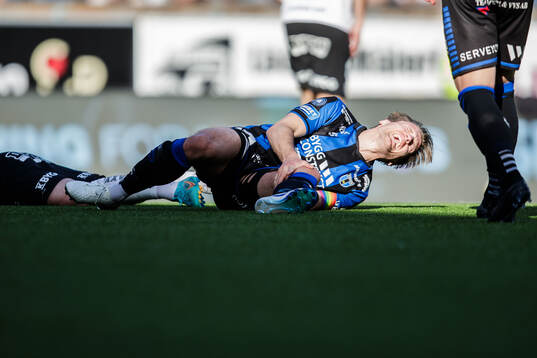 Sirius Daniel Stensson har ont