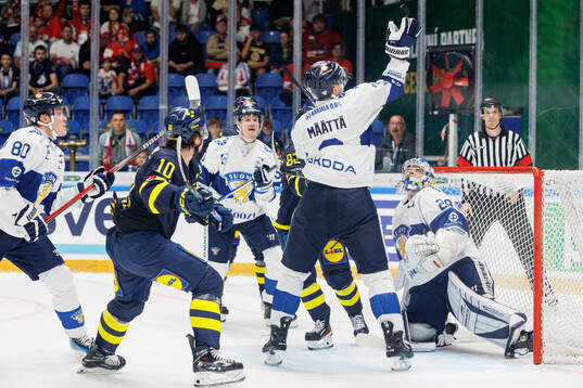 Juuso Riikola, Määttä Olli and goaltender Harri Säteri