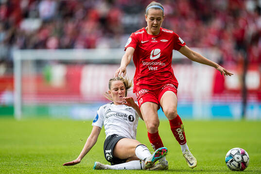 Ine Strømstad Berre of Rosenborg and Joanna Maria Tynnilä