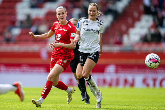 Joanna Maria Tynnilä of Brann and Ine Strømstad Berre of