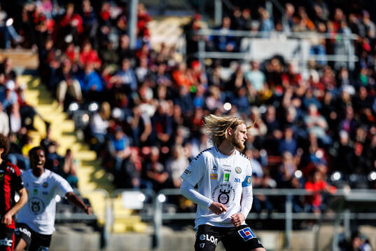 Örebros Karl Holmberg jublar efter 1-1