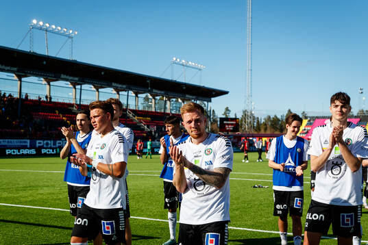 Örebros Jesper Modig jublar