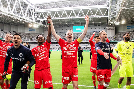 Värnamos spelare jublar