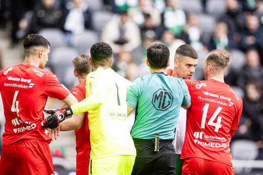 Hammarbys Edvin Kurtulus i ett gruff