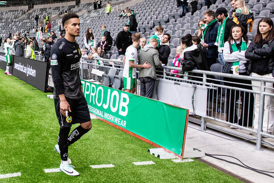 under fotbollsmatchen i Allsvenskan mellan Hammarby och Värnamo den 5 maj 2024 i Stockholm. 