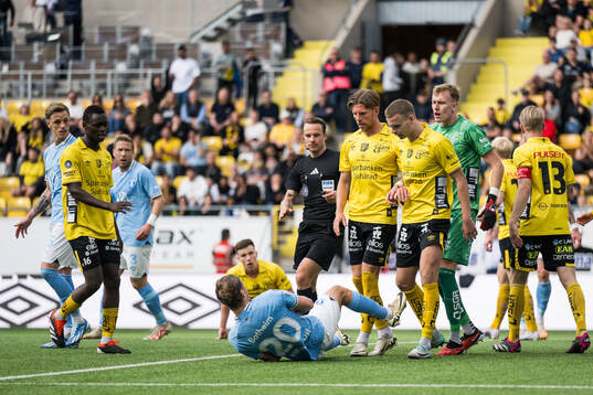 Malmö FFs Erik Botheim i en kamp mot Elfsborgs Noah
