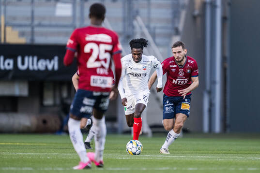 Helsingborgs Benjamin Acquah och Örgrytes Erion Sadiku