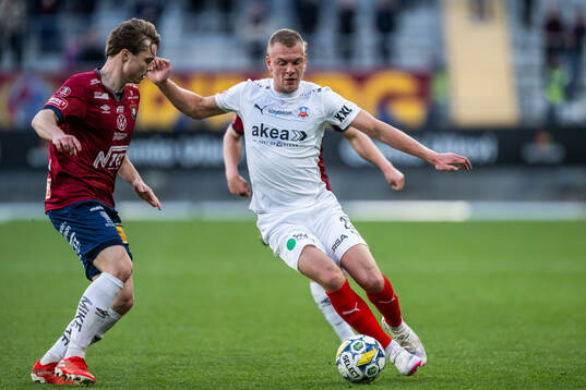 Örgrytes Linus Tagesson och Helsingborgs Dennis Olsson
