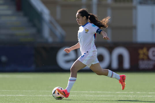 Ambre Ouazar of France
