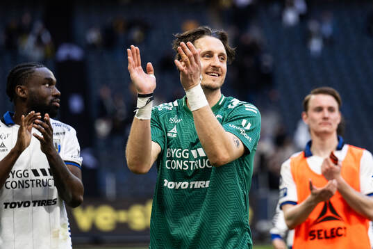 Sirius målvakt David Mitov Nilsson jublar