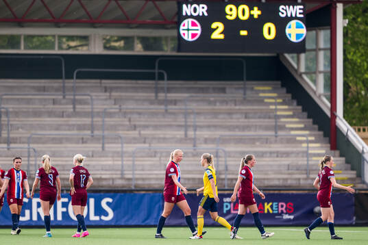 Ingrid Haugen of Norway and Alice Broman of Sweden