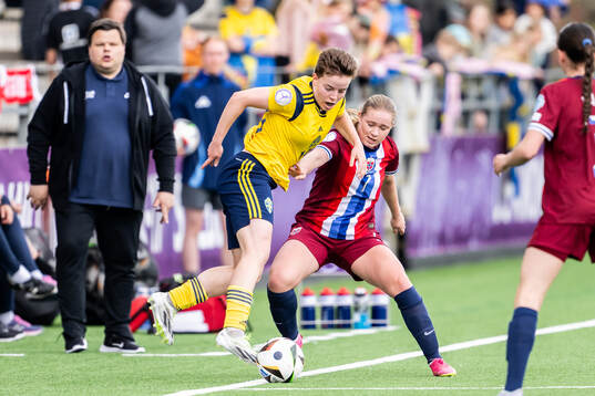 Isabelle Goldmann of Sweden and Malin Dalsgård of Norway